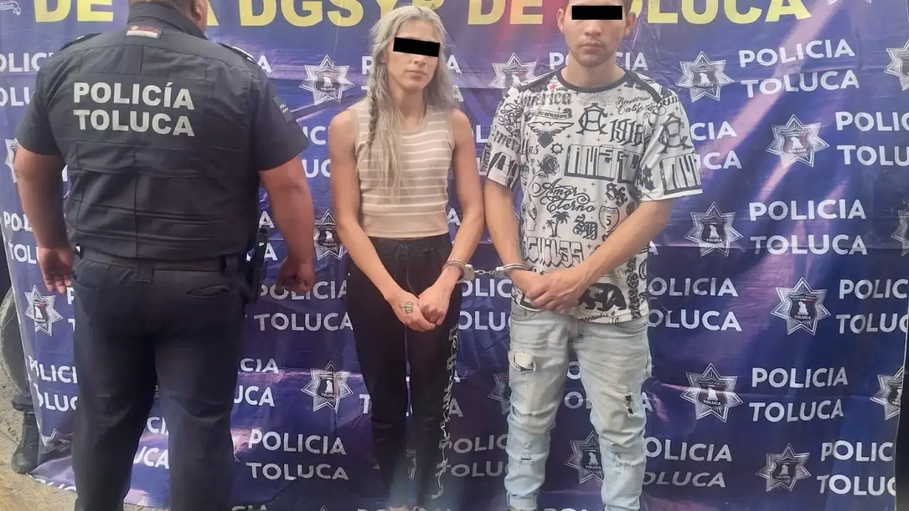 Vehículos asegurados por policías municipales en un operativo en Toluca