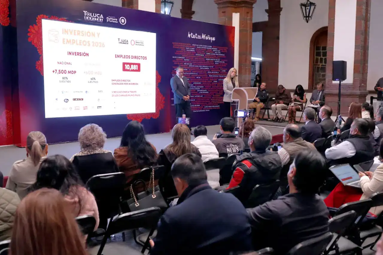 Zona industrial de Toluca con naves y vialidades en operación