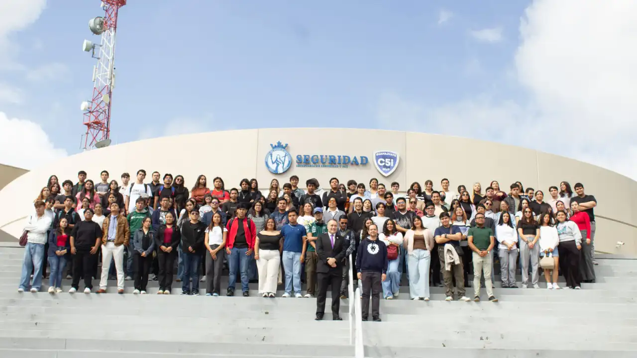 Reunión de instalación de la Mesa de Paz y Seguridad en la Universidad Tecnológica de León