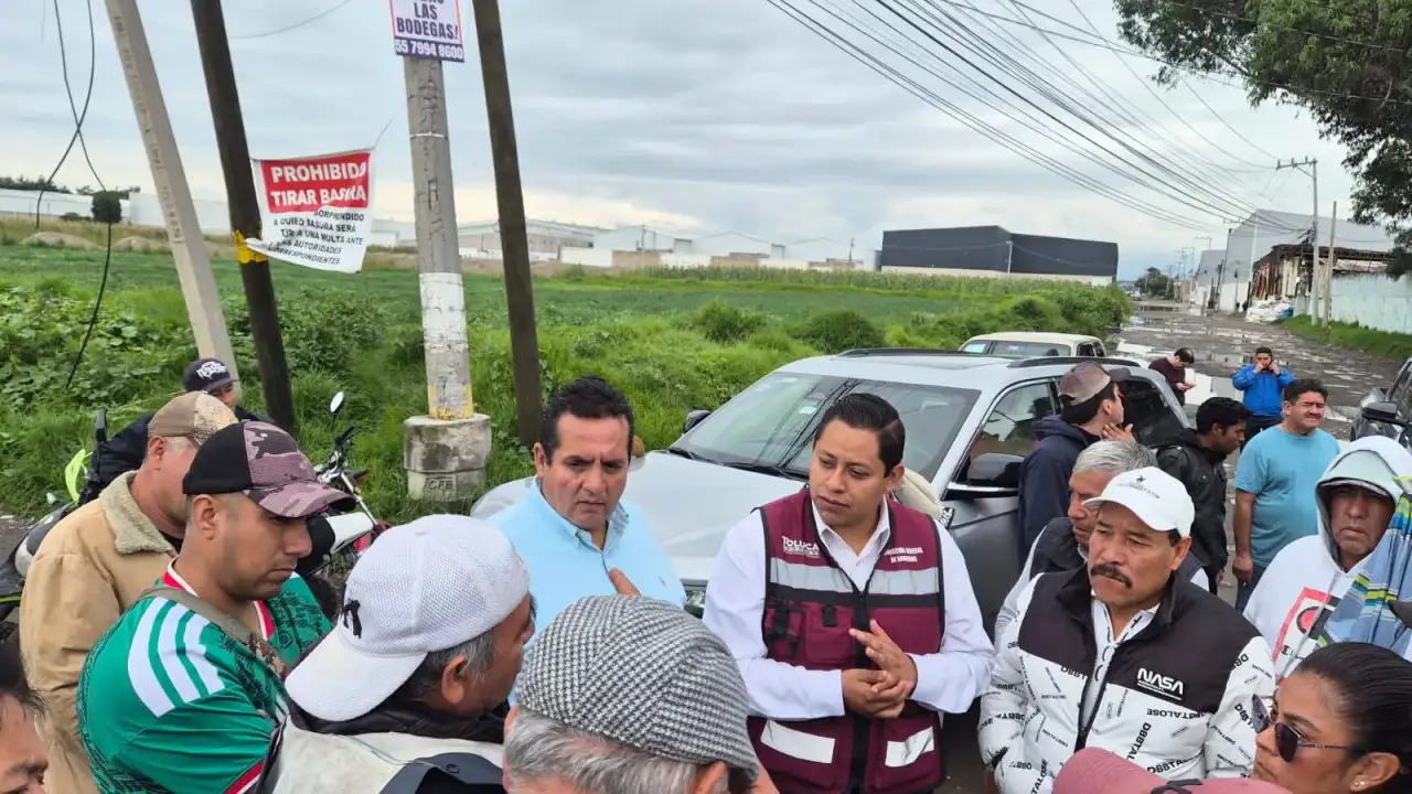 Reunión entre autoridades y vecinos en San Pedro Totoltepec