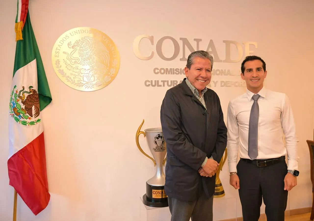 Gobernador de Zacatecas durante reunión con director de la Conade