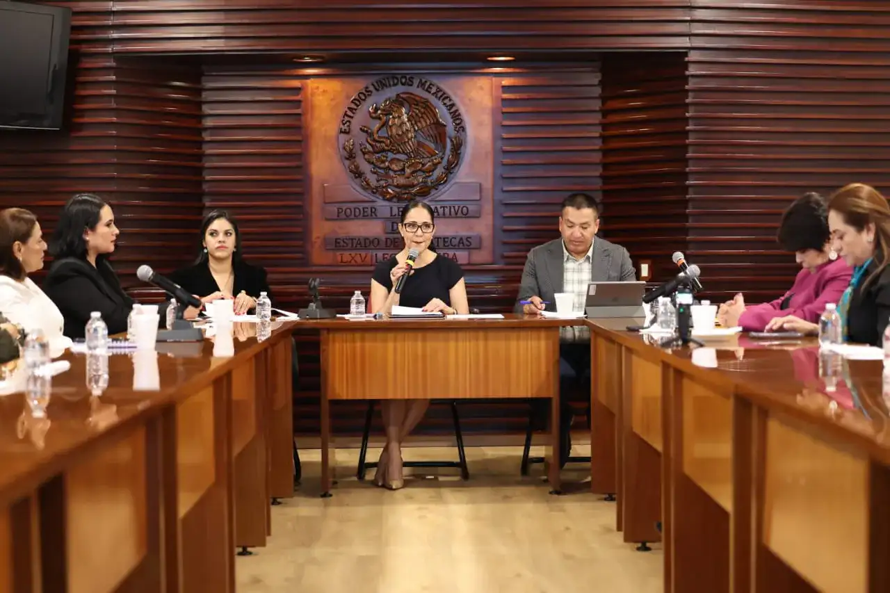 Sesión de comisiones legislativas en el Congreso de Zacatecas