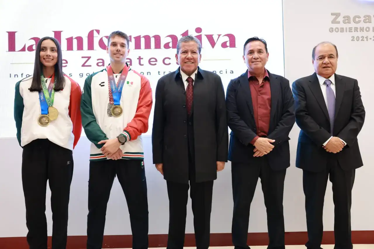 Atletas de taekwondo compitiendo en un evento deportivo