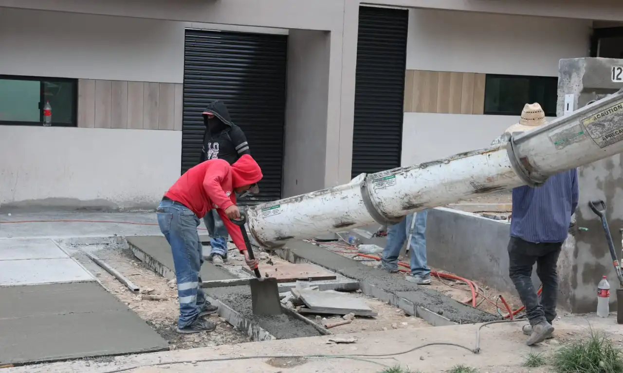 Gobernador David Monreal supervisa obras de vivienda en Zacatecas