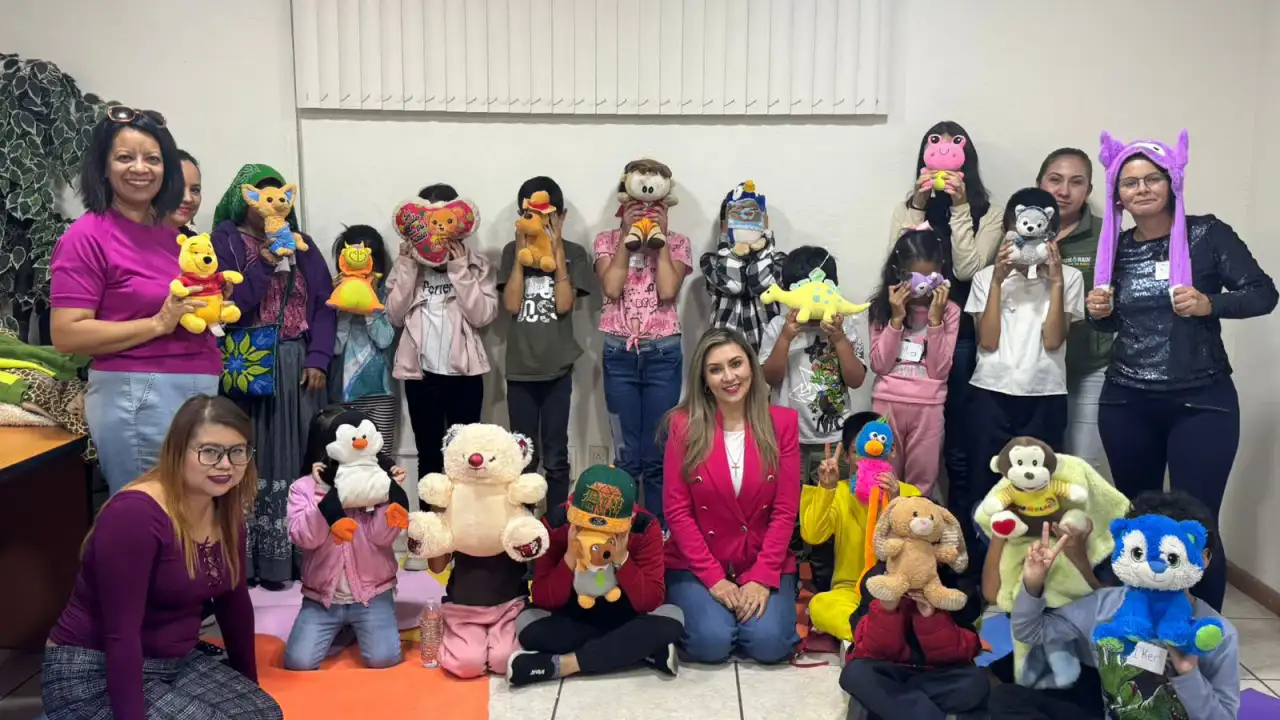 Mujeres participando en actividades de programas de igualdad y prevención en Zacatecas