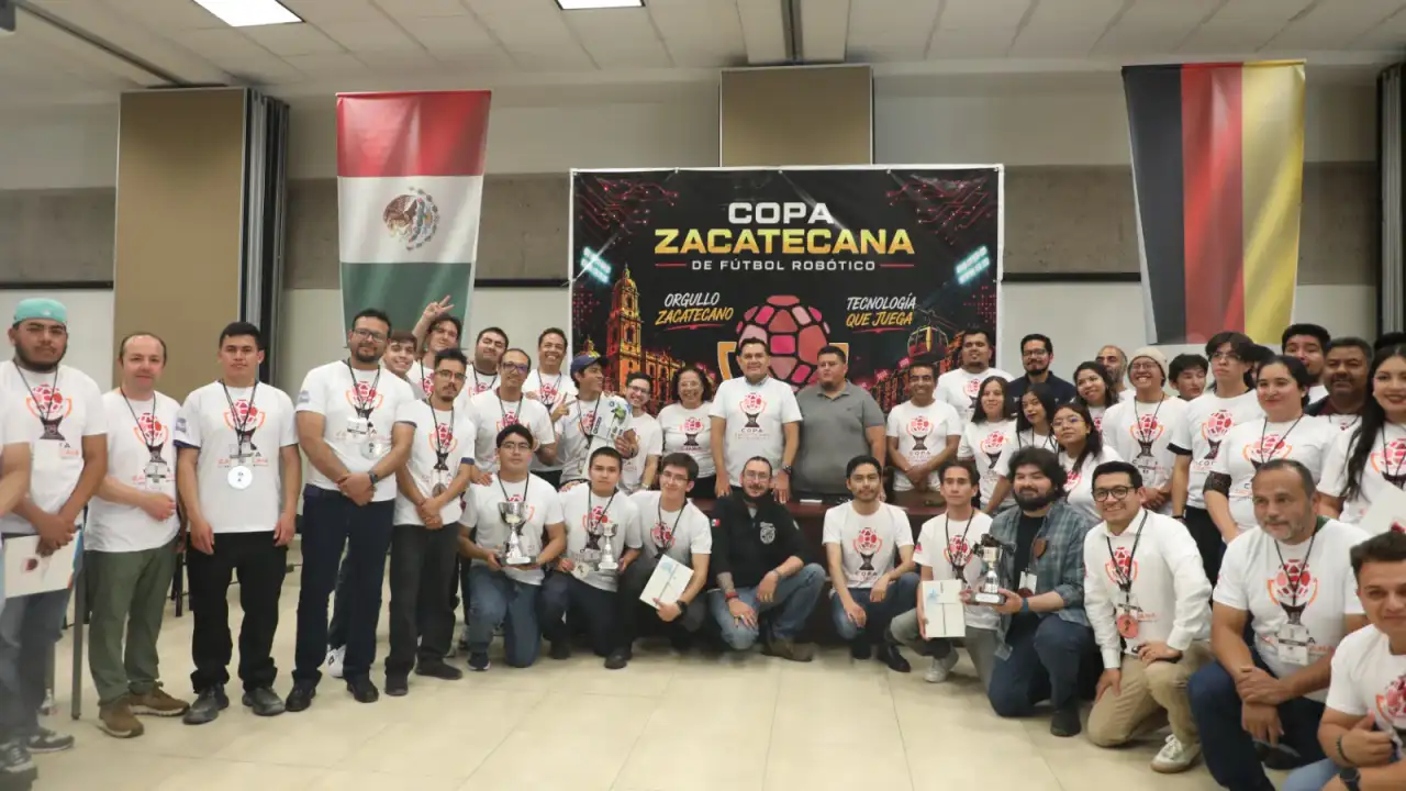 Estudiantes y docentes durante una actividad académica en Zacatecas