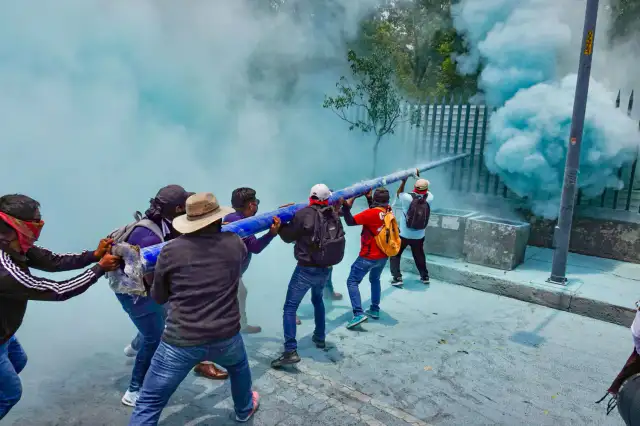 Imagen editorial de apoyo para la nota: CNTE y colectivos preparan marcha hacia el Estadio Ciudad de Mexico antes del arranque mundialista