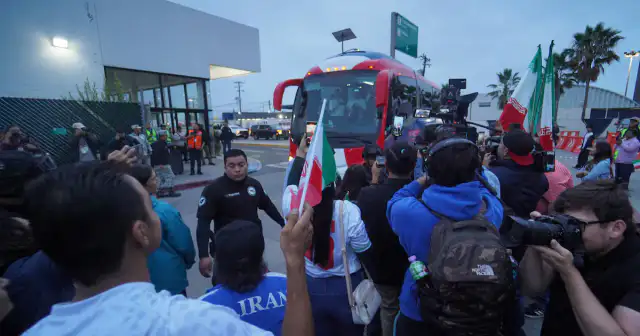 Imagen editorial de apoyo para la nota: Los Cabos emite alerta por mar de fondo y pide respetar banderas en playas