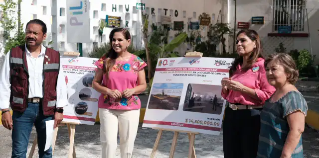 Autoridades durante recorrido por instalaciones del centro comunitario en Cancún