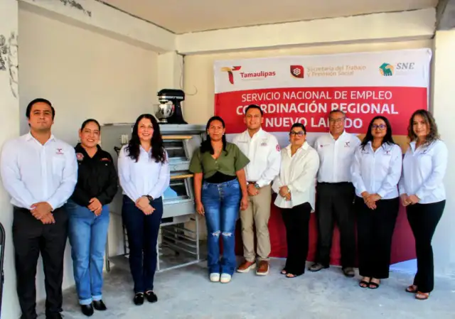 Entrega de equipo productivo a emprendedoras en Nuevo Laredo