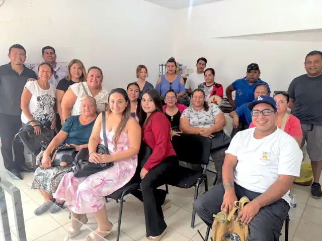 Reunión entre autoridades municipales y comerciantes en Cabo San Lucas