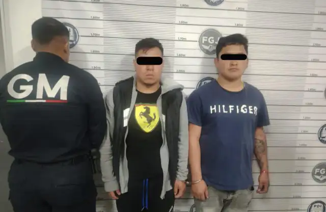 Guardia Municipal de Naucalpan detiene a dos hombres en operativo Motocicleta Segura