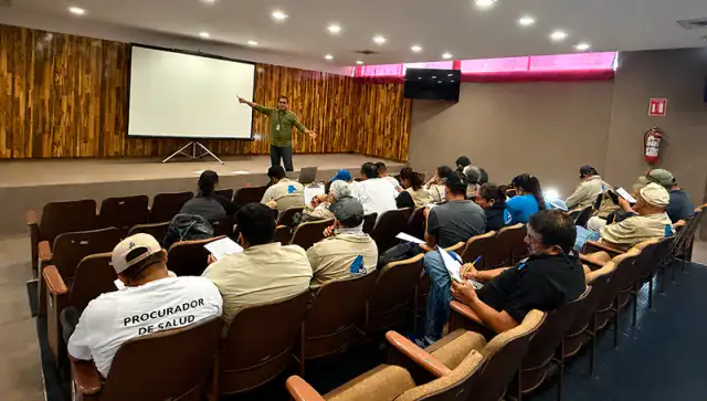 Brigadistas reciben capacitación sobre medidas contra el calor en Baja California Sur