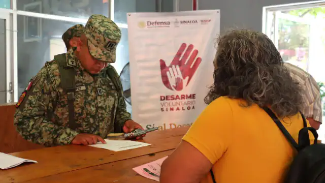 Módulo de Desarme Voluntario en Sinaloa donde ciudadanos entregan armas de forma anónima
