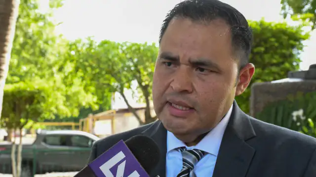 Estudiantes de Conalep Sinaloa en un laboratorio escolar