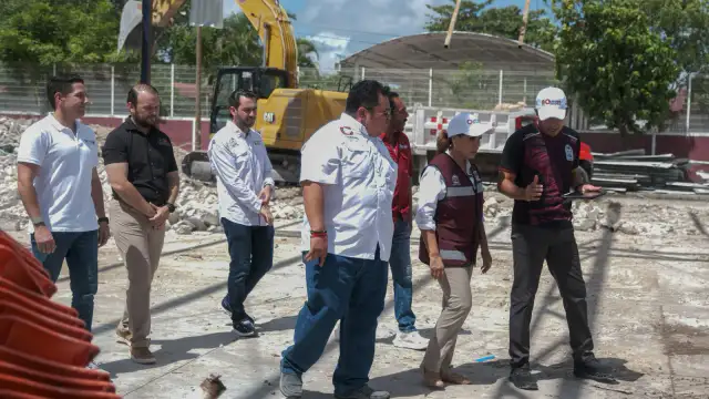 Instalaciones deportivas en Cozumel durante el anuncio de ampliación del Poliforum