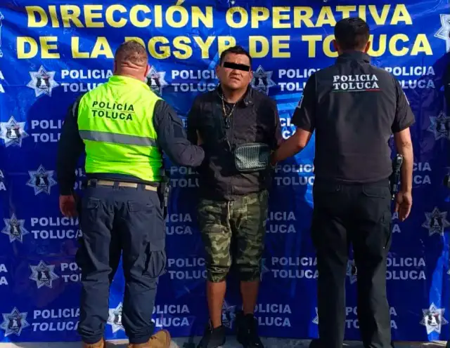 Calle de Santa Ana Tlapaltitlán donde fue detenido un hombre con orden de aprehensión