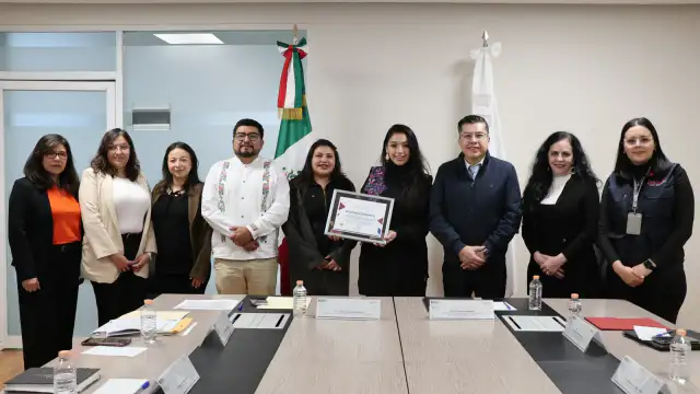 Personal de salud durante una jornada de atención odontológica en Naucalpan