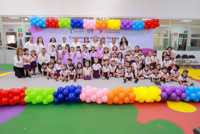 Graduación de niños de preescolar en centros DIF de Tamaulipas