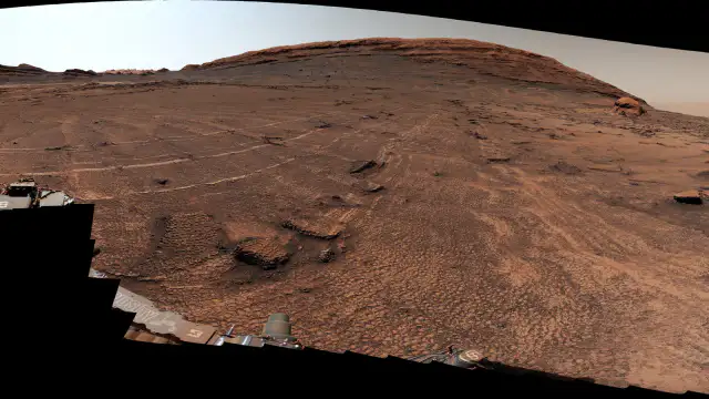 Campo de fracturas poligonales en Marte captado por el rover Curiosity