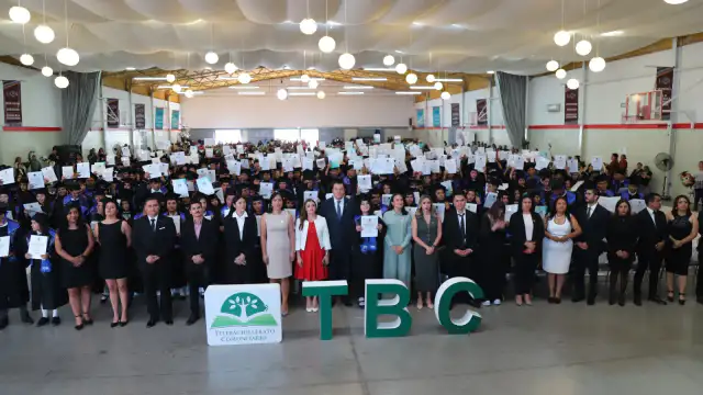 Ceremonia de graduación del Telebachillerato Comunitario en Irapuato, Guanajuato
