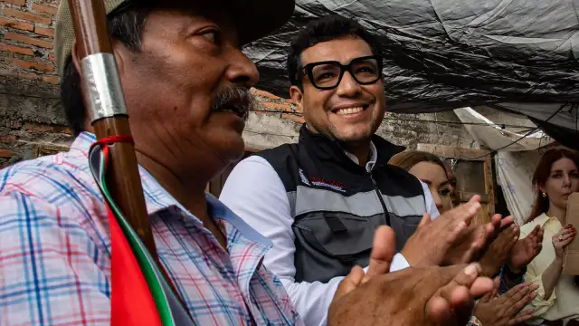 Entrega de cobijas y colchonetas a familias indígenas en Villa Juárez, Navolato