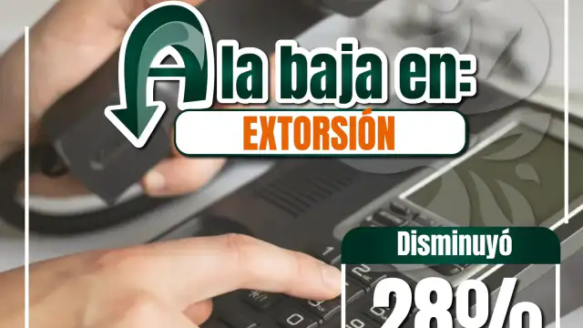 Calle comercial de Cuautitlán Izcalli con comercios abiertos y tránsito peatonal