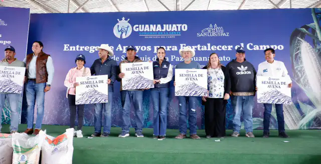 Gobernadora de Guanajuato durante gira de trabajo en el noreste del estado