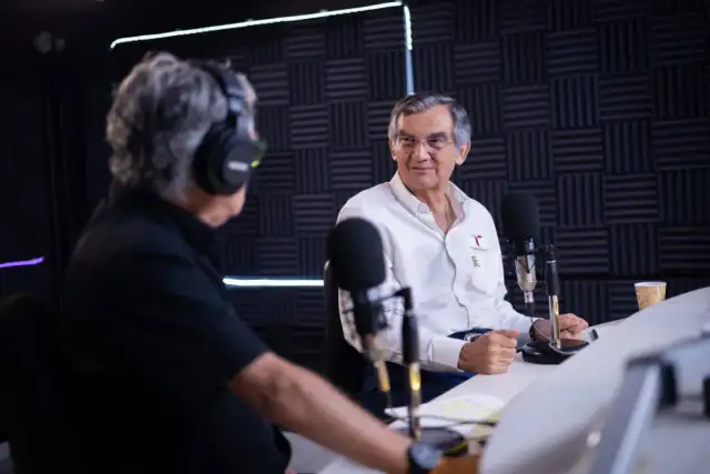 Gobernador de Tamaulipas en programa de radio sobre el cuidado del agua