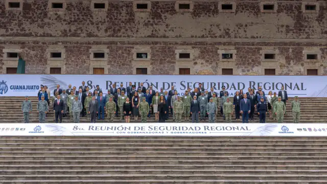 Gobernadores y mandos militares reunidos en la Alhóndiga de Granaditas, Guanajuato
