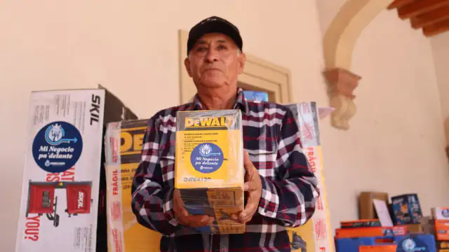 Entrega de equipamiento a emprendedores en Salvatierra, Guanajuato