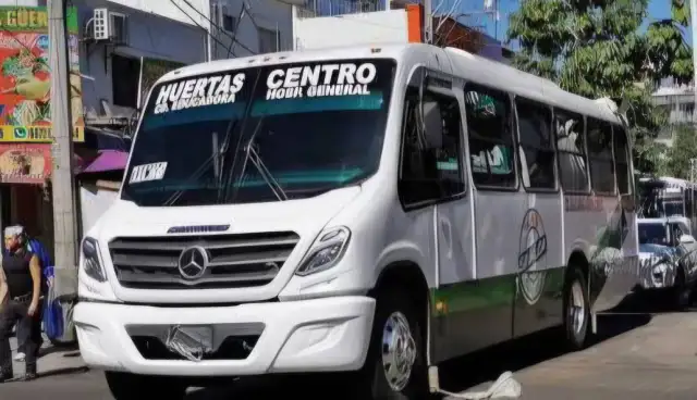Autobús de transporte público en Sinaloa