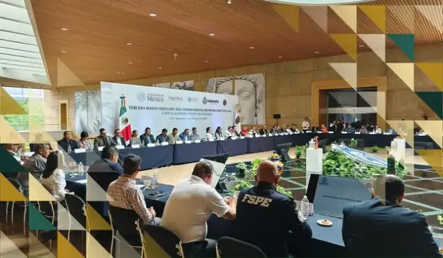 Reunión de autoridades de protección civil en Guanajuato