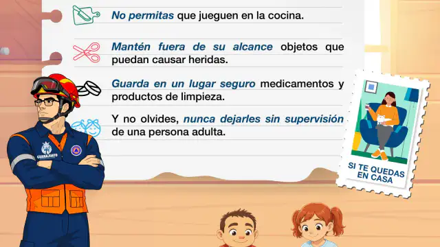 Niños jugando en sala de estar bajo supervisión adulta mientras cocina de fondo