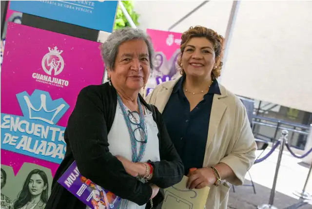 Mujeres emprendedoras en una capacitación digital grupal