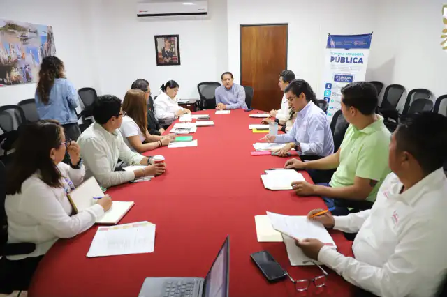 Servidores públicos durante una sesión de capacitación en Guerrero