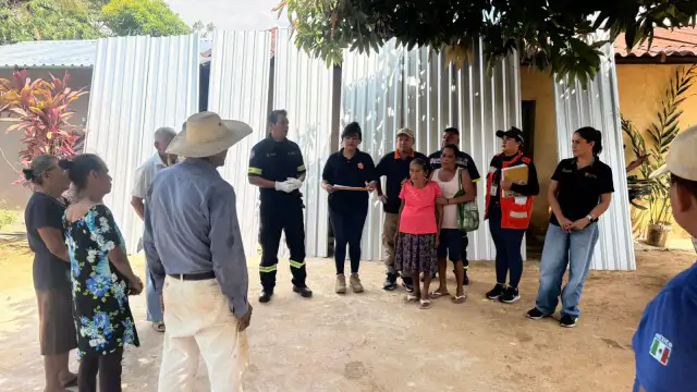 Viviendas con techos dañados en la zona serrana de Atoyac de Álvarez, Guerrero