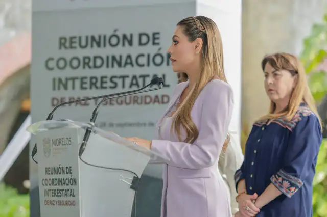 Gobernadora Evelyn Salgado durante una reunión de seguridad con otras autoridades estatales