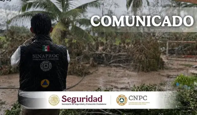 Vista costera con nubosidad densa ante la llegada de un huracán en el Pacífico mexicano