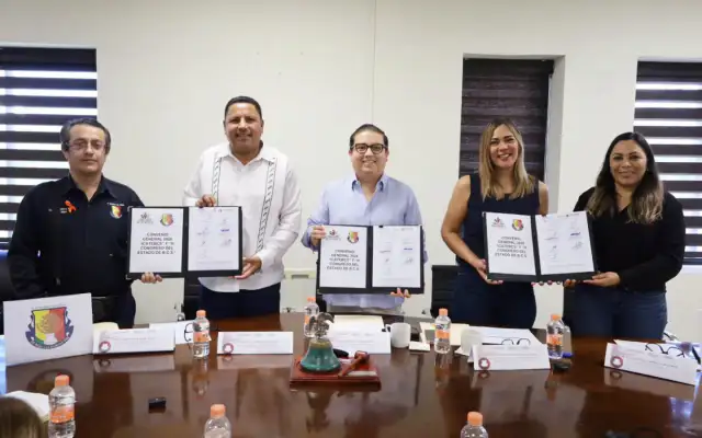 Firma de convenio entre autoridades del ICATEBCS y el Congreso de Baja California Sur