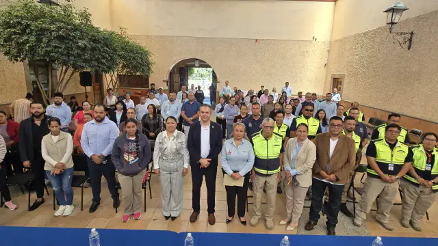 Firma de convenio IECA con autoridades municipales