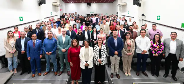 Consejera del INE Norma De La Cruz en conferencia sobre tecnología electoral