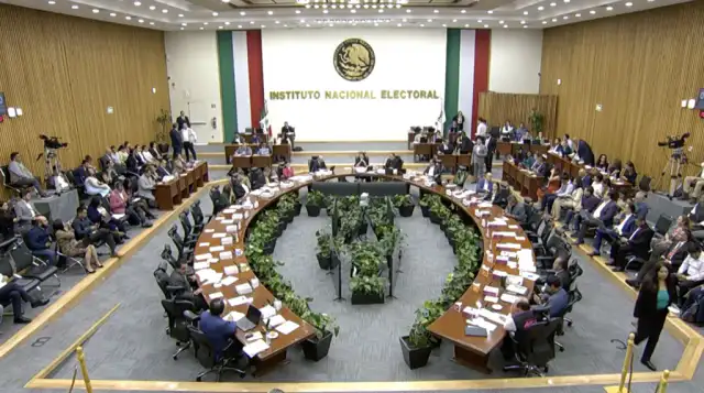 Sesión del Consejo General del INE donde se aprobó la estrategia de voto electrónico