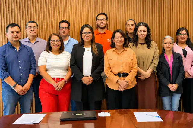 Reunión de trabajo entre funcionarios del INE y del IEEQ en Querétaro