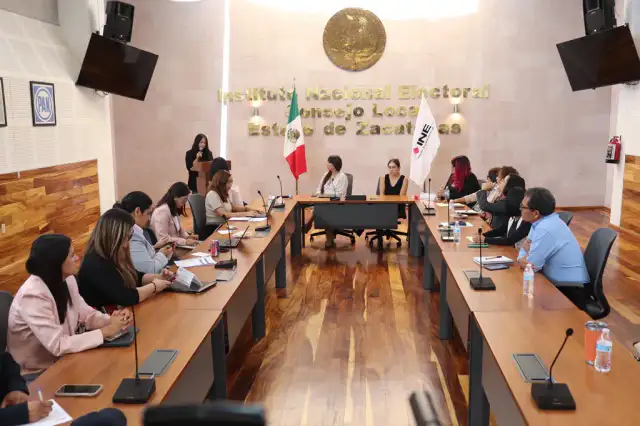 Participantes en conversatorio sobre violencia política en Zacatecas
