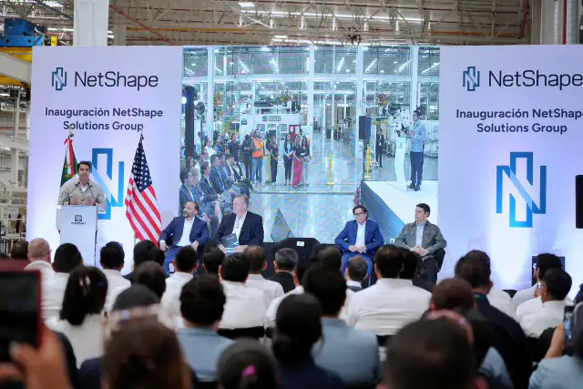 Corte de listón en la inauguración de planta de NetShape México en Querétaro