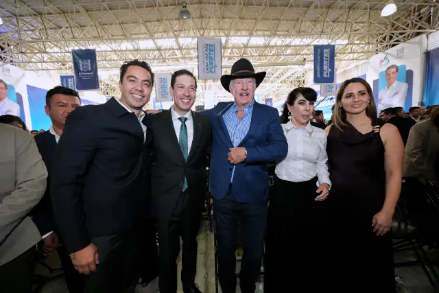 Autoridades municipales durante un evento oficial en Querétaro