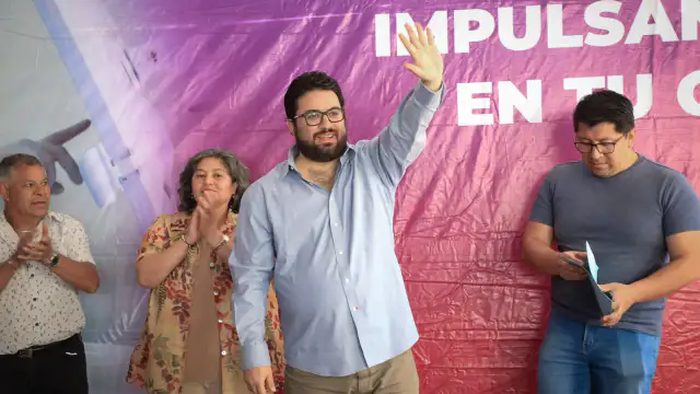 Unidad médica móvil durante una jornada de atención en una colonia de Naucalpan
