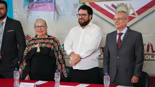 Autoridades educativas en el arranque del ciclo escolar en Naucalpan