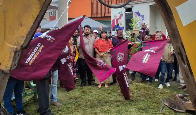 Autoridades de Naucalpan durante el inicio de obras del sendero seguro